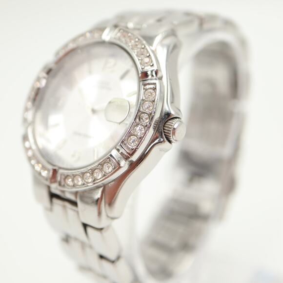 Guess Silver Tone Jewel Bezel Watch 36mm Silver Date Steel Bracelet New Battery - Picture 10 of 13
